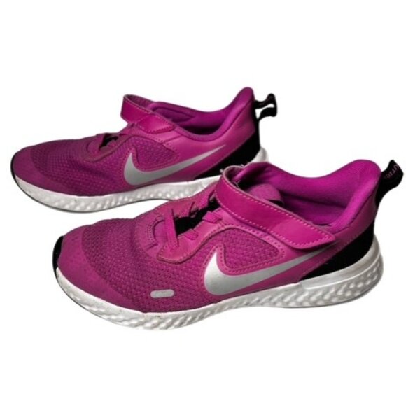 Nike Revolution Girl's Running Shoe Fuscia and Silver Size 1.5Y - Picture 2 of 8